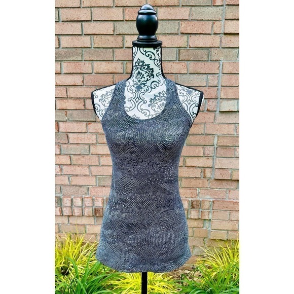 lululemon athletica Tops - EUC Lululemon Cool Racerback Tank Top Black White Floral Print Size 2-4?